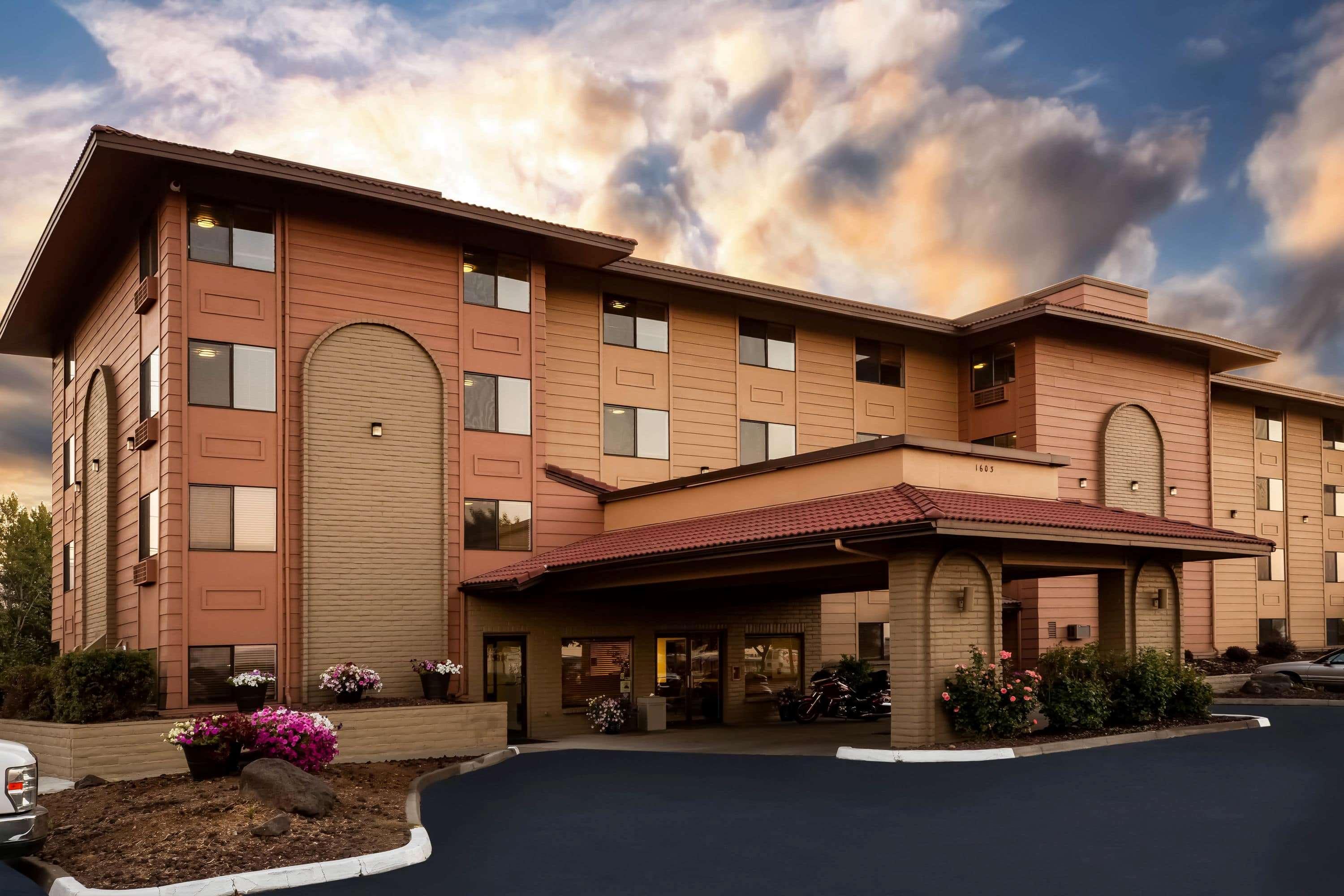 Baymont By Wyndham Yakima Riverfront Exterior foto
