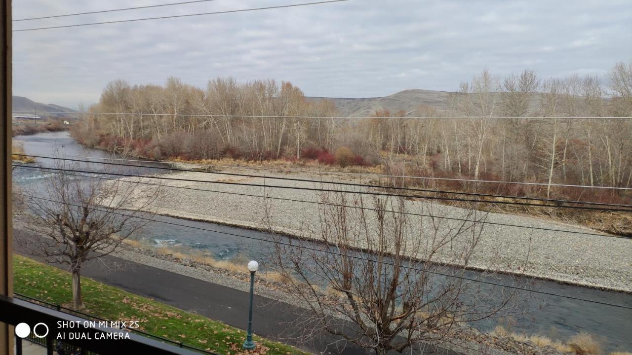 Baymont By Wyndham Yakima Riverfront Exterior foto