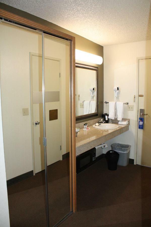 Baymont By Wyndham Yakima Riverfront Exterior foto